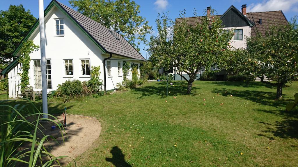 Lillan Hotel Hällestad Exterior foto